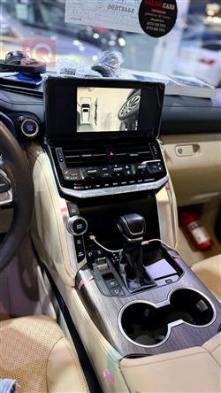 تۆیۆتا لاند کروزەر